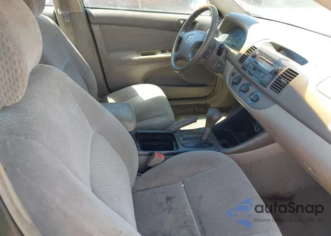 2003 Toyota Camry Le z USA, uszkodzony, nr VIN 4T1BE30K13U725595